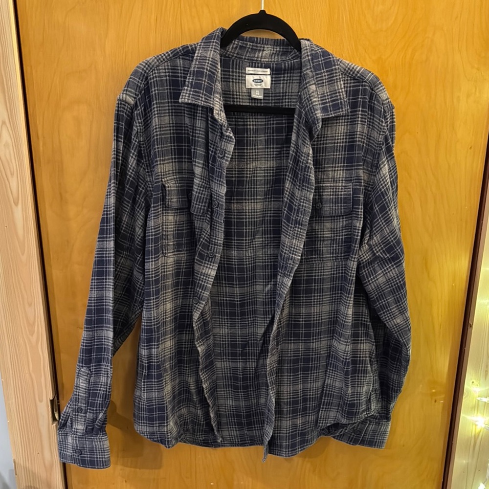 Old Navy Men's Blue and Grey Plaid Flannel Shirt